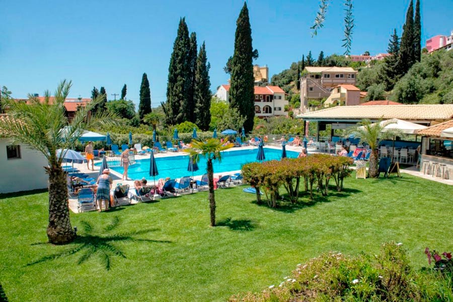 Zwei öffentliche Pools
