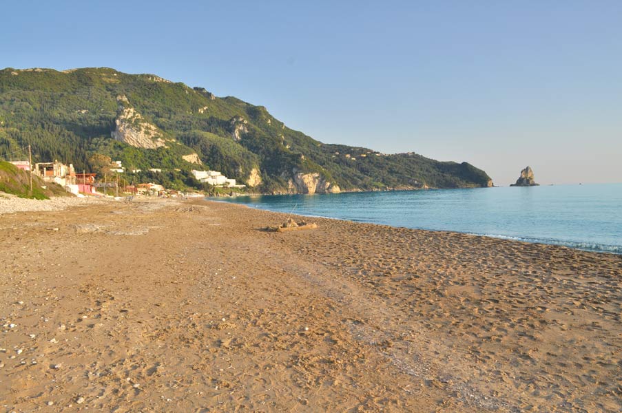 Strand vor den Ferienhäusern